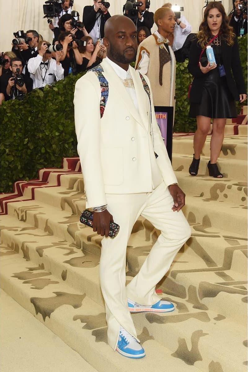 Virgil Abloh 親身着用 Off-White™ x Air Jordan 1「UNC」出席 Met Gala
