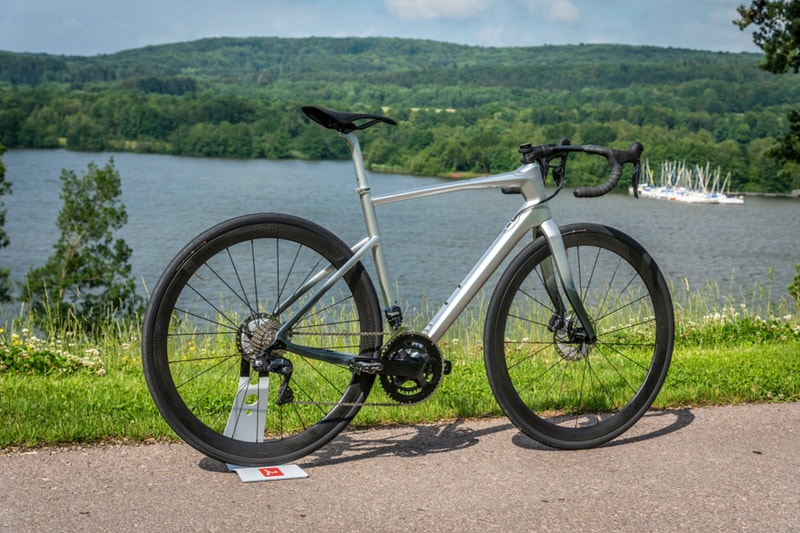 Mercedes-Benz 携手 ARGON 18 打造高端 Road Bike