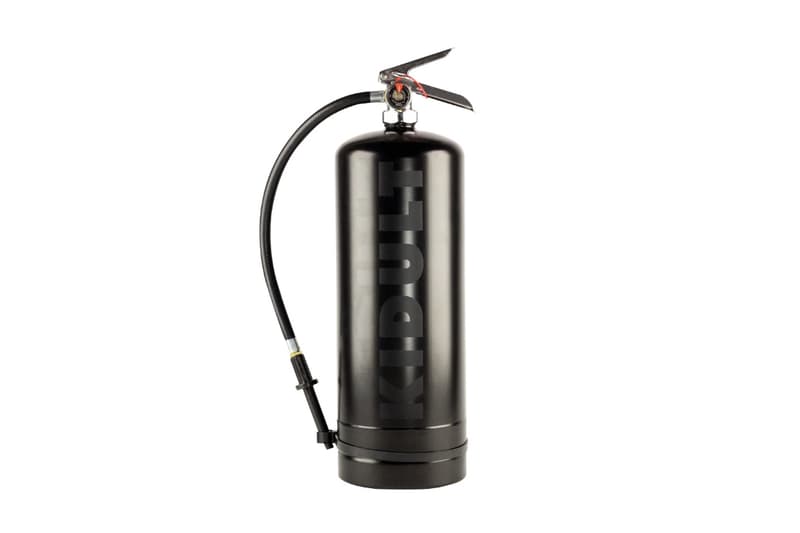 Kidult 打造全新「暗黑」版噴漆罐