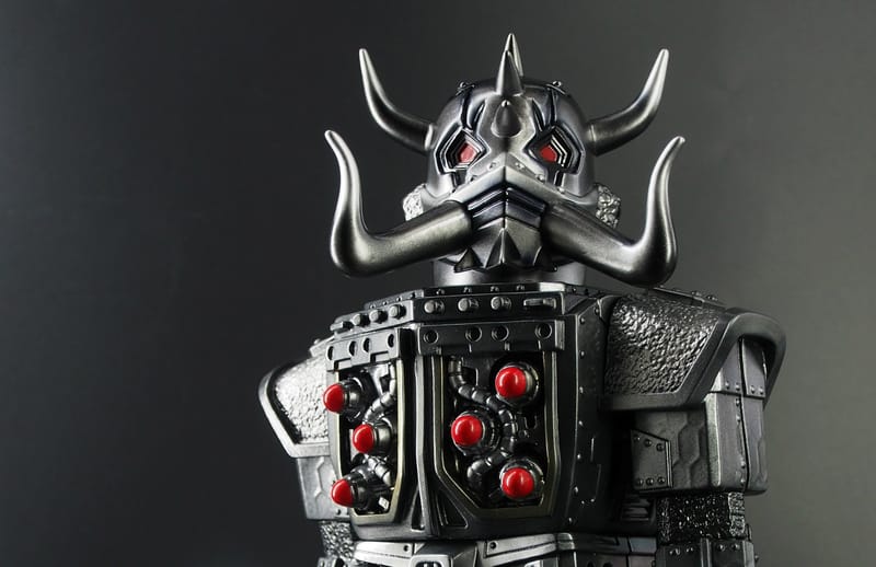 HYPEBEAST 專訪：只為打破傳統窠臼，他們聯手創造「魔王機器人」