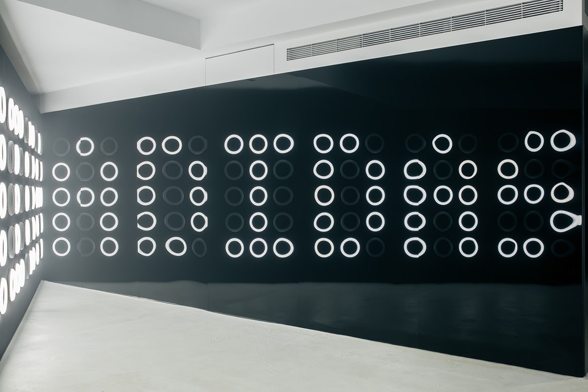 HYPEBEAST 獨家解構 INVINCIBLE x adidas Consortium FUTURECRAFT 4D 聯名鞋款