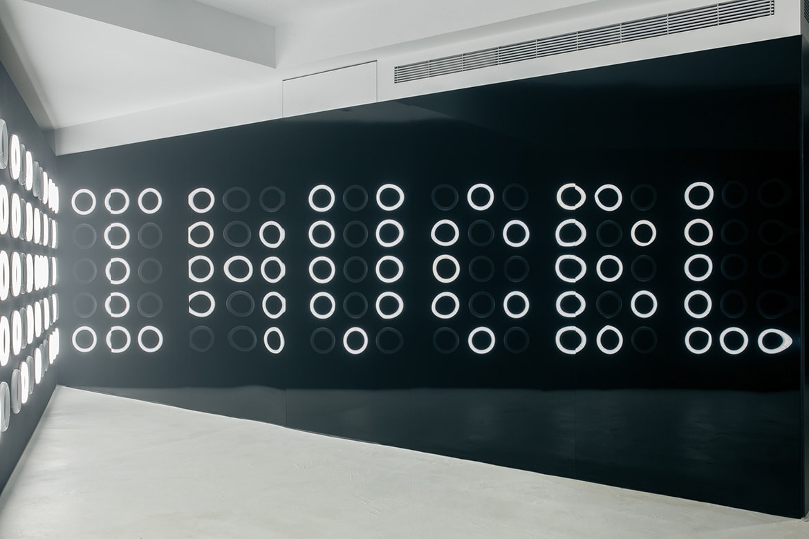 HYPEBEAST 獨家解構 INVINCIBLE x adidas Consortium FUTURECRAFT 4D 聯名鞋款