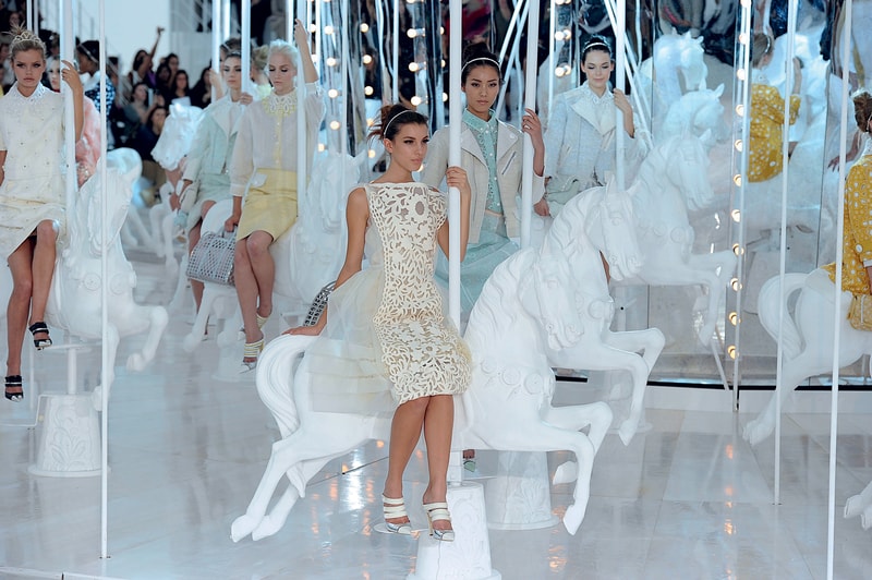 Louis Vuitton 推出《Louis Vuitton Catwalk》時裝秀圖鑑