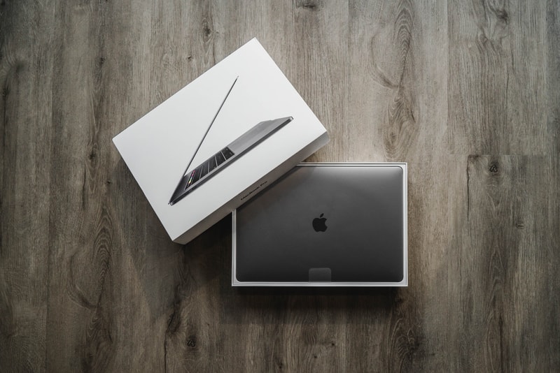 Apple 2018 年版 MacBook Pro 開箱近賞