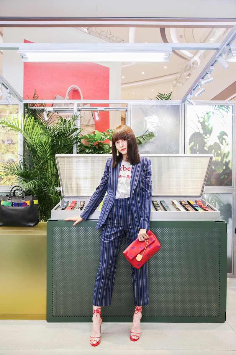 Burberry 於成都開設「The Belt 贝尔特包」限时精品店