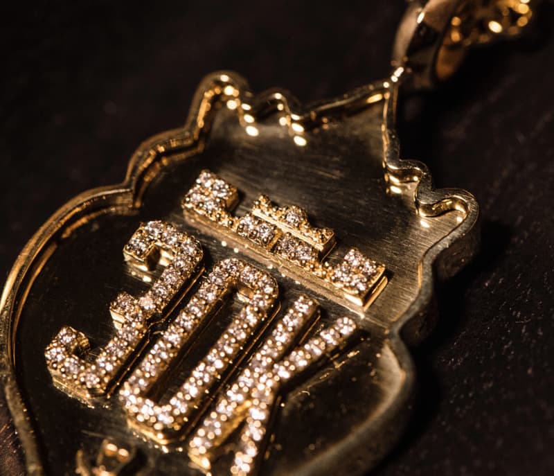 The Shoe Surgeon 為 LeBron James 打造特別版 Nike LeBron 15 鍍金镶钻鞋款