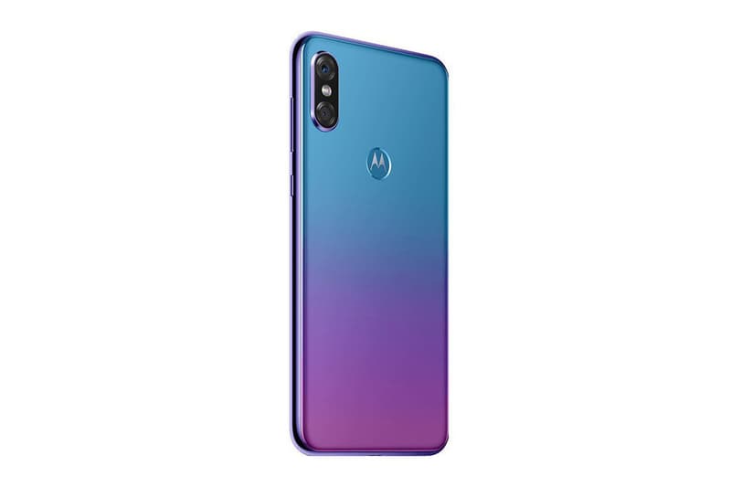 模彷大賽冠軍？Motorola Moto P30 外形幾乎與 iPhone X 一樣