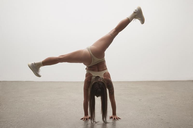 Rita Minissi 為 YEEZY BOOST 350 V2「Triple White」打造全新 Lookbook