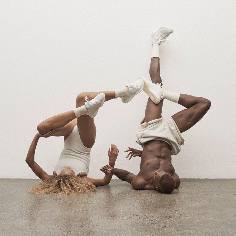 Rita Minissi 為 YEEZY BOOST 350 V2「Triple White」打造全新 Lookbook