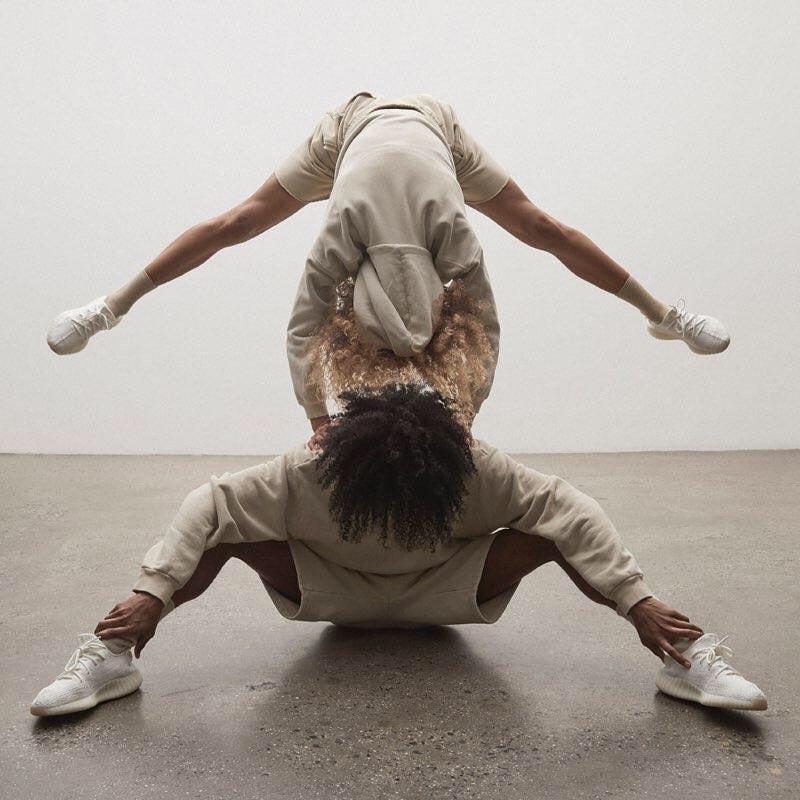 Rita Minissi 為 YEEZY BOOST 350 V2「Triple White」打造全新 Lookbook