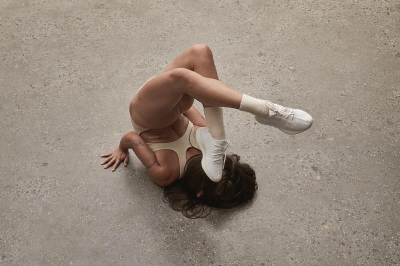 Rita Minissi 為 YEEZY BOOST 350 V2「Triple White」打造全新 Lookbook