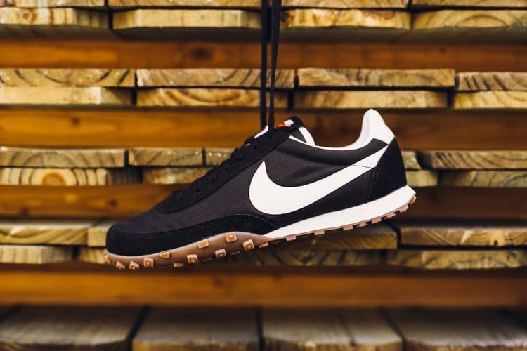 Off-White™ 或將與 Nike 推出聯名 Waffle Racer 系列