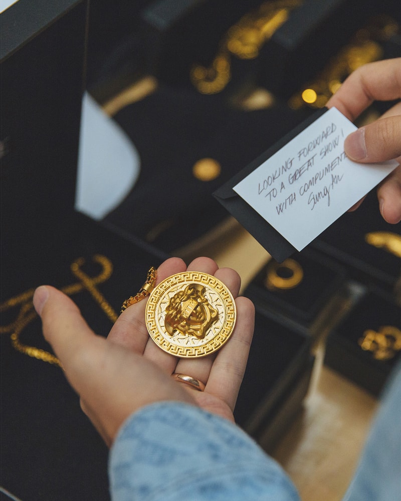 Ronnie Fieg 預告 KITH x Versace 最新聯名企劃