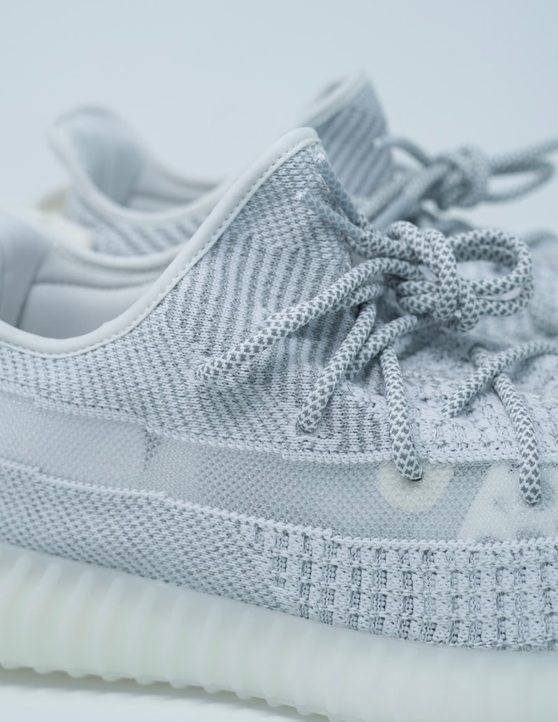 YEEZY BOOST 350 V2 全新「Static」配色更多細節圖片曝光