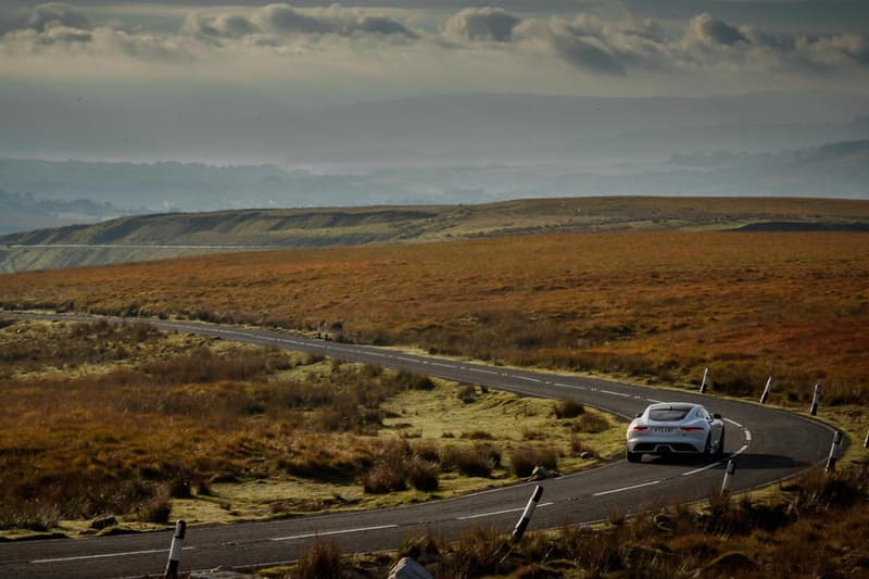 Jaguar 推出全新 F-Type Chequered Flag 特別版車款