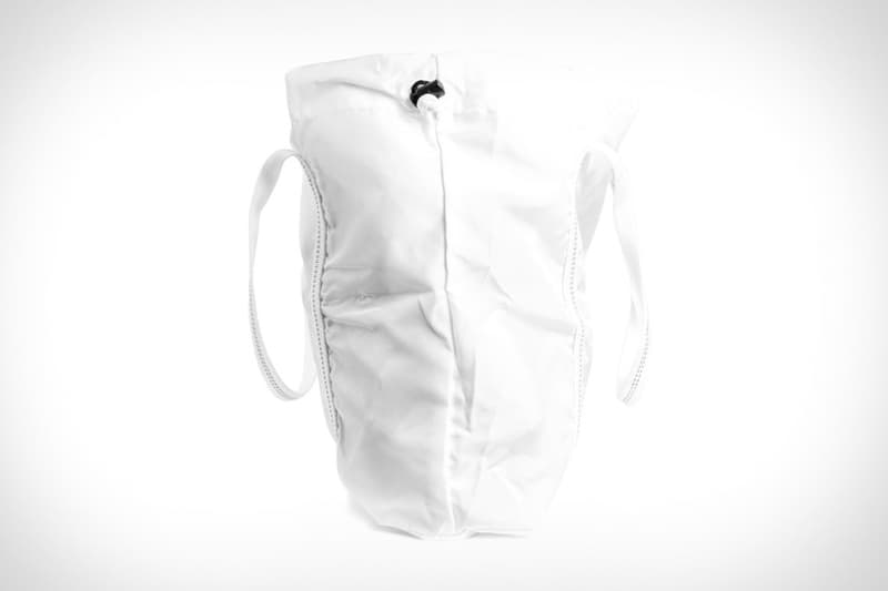 運用 NASA 火箭降落傘物料重製的 Tote Bag 系列上架
