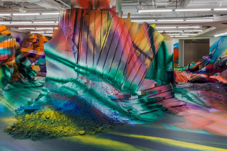 走進 Katharina Grosse 上海「呢喃的泥土」展覽現場