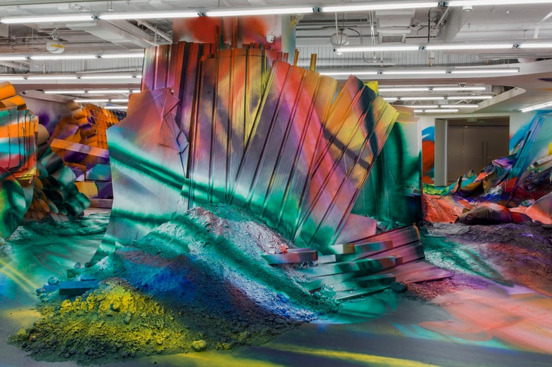 走進 Katharina Grosse 上海「呢喃的泥土」展覽現場