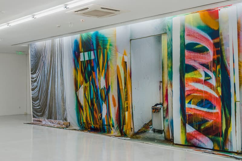 走進 Katharina Grosse 上海「呢喃的泥土」展覽現場