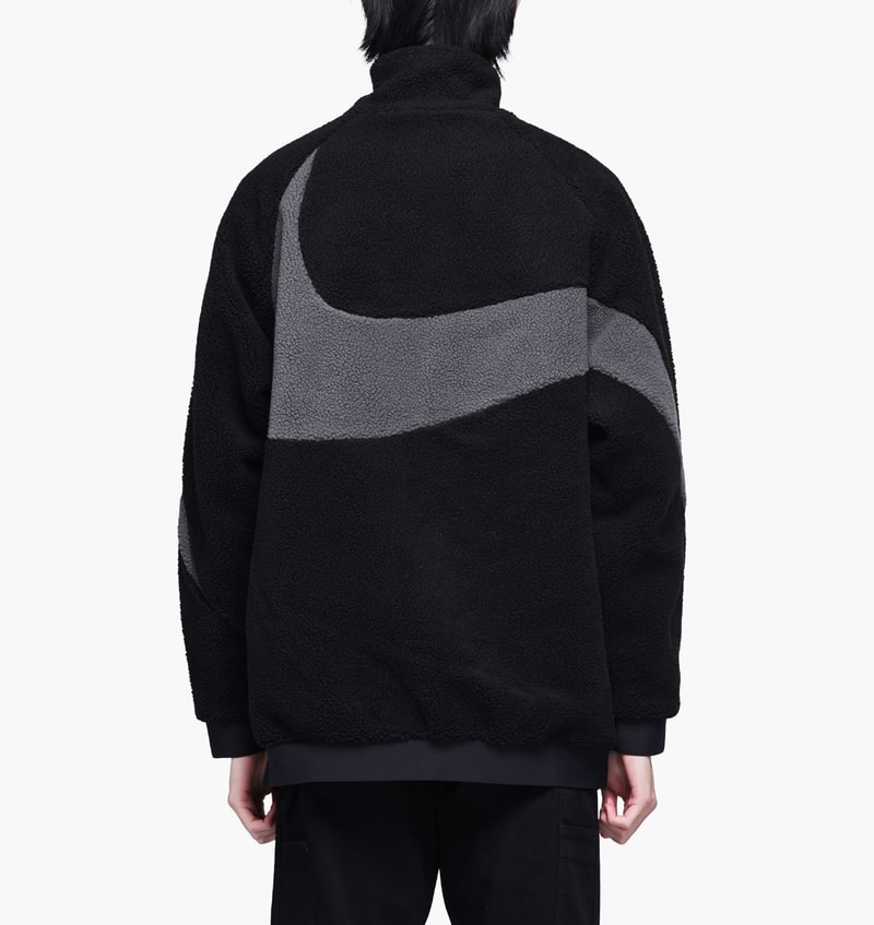 Nike Sportswear 推出全新超大 Swoosh 雙面拉鏈外套