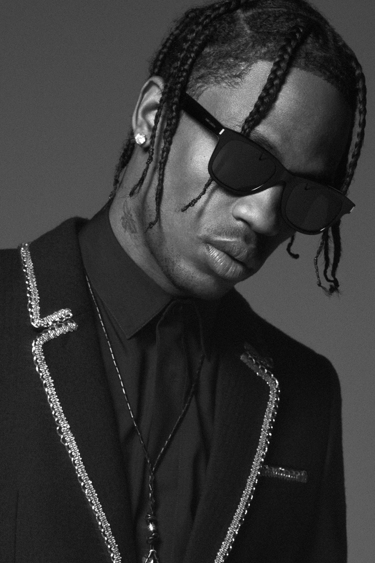 Travis Scott 为何是当今最适合出现在 SAINT LAURENT 广告大片中的男星?