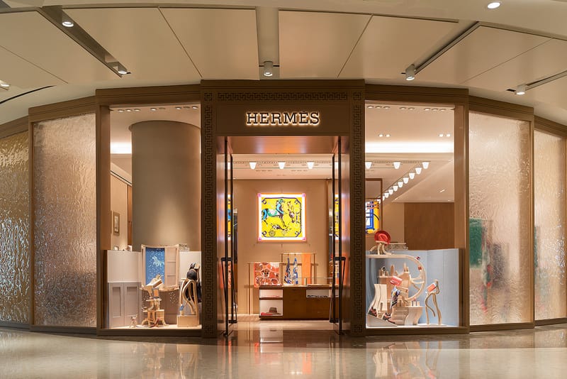 Hermès 上海國際金融中心專賣店為拓店揭幕推出別註單品