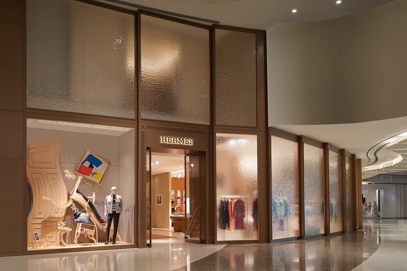 Hermès 上海國際金融中心專賣店為拓店揭幕推出別註單品