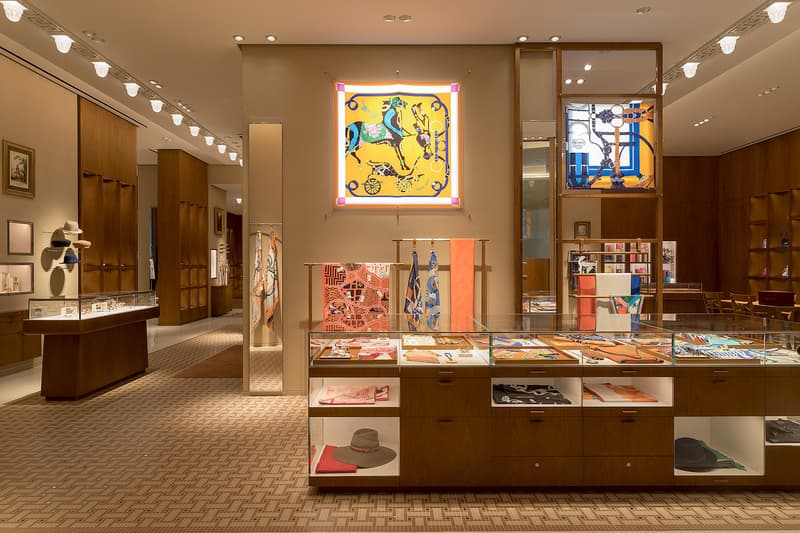 Hermès 上海國際金融中心專賣店為拓店揭幕推出別註單品