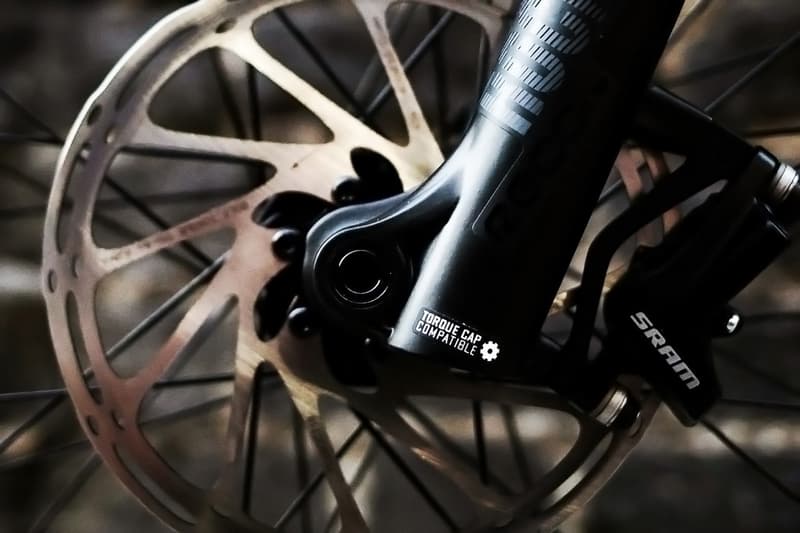 獨家近賞 Supreme x Santa Cruz 全新聯名 Chameleon 山地車