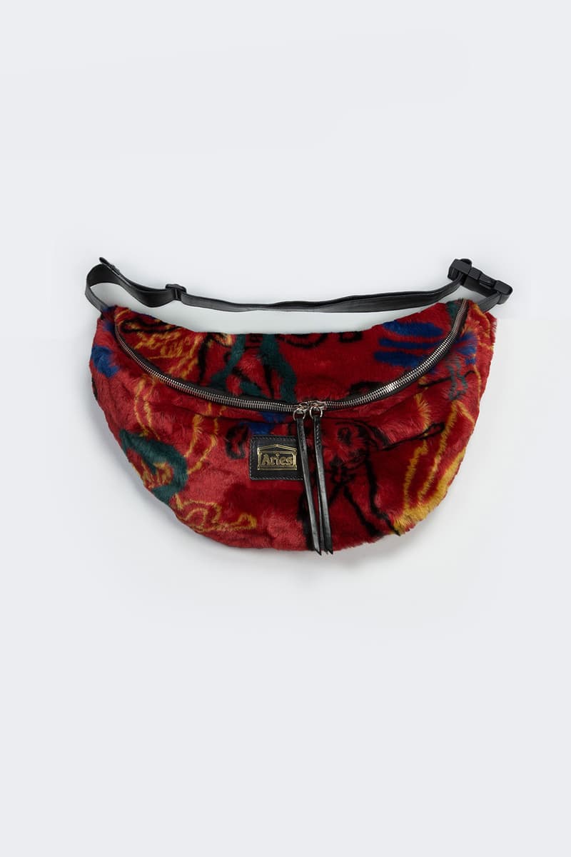 Aries 與 Jeremy Deller 推出聯名別注系列