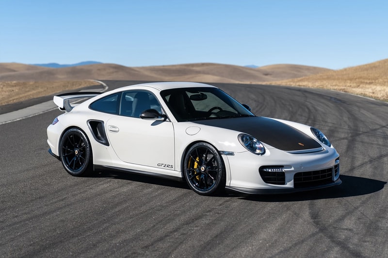 WhatsApp 創辦人即將出售 10 輛 Porsches 豪車收藏