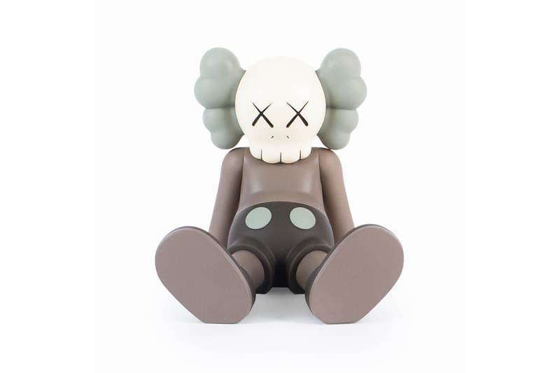 KAWS 全新雕塑展覽「KAWS: HOLIDAY」台北站周邊商品一覽