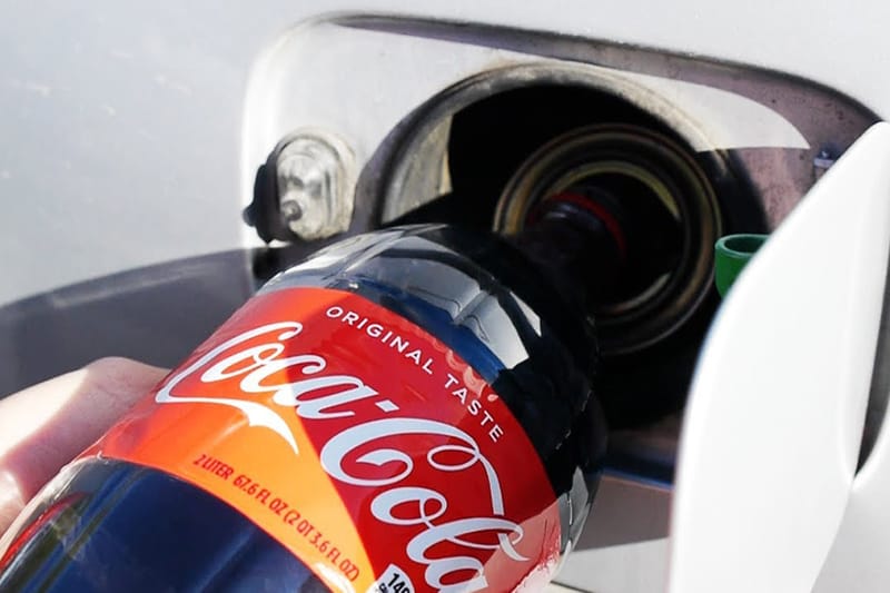 網友實測以一瓶家庭裝可樂催動汽車行駛距離