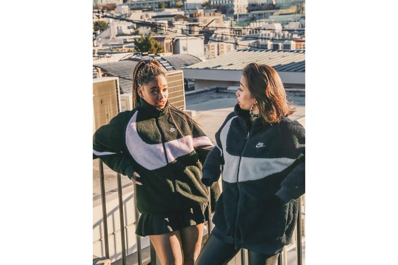 Nike 追加推出新配色 Big Swoosh 雙面外套