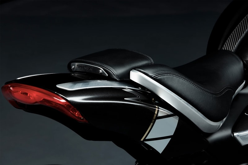 Triumph 極罕有全新世代 Rocket III 登場