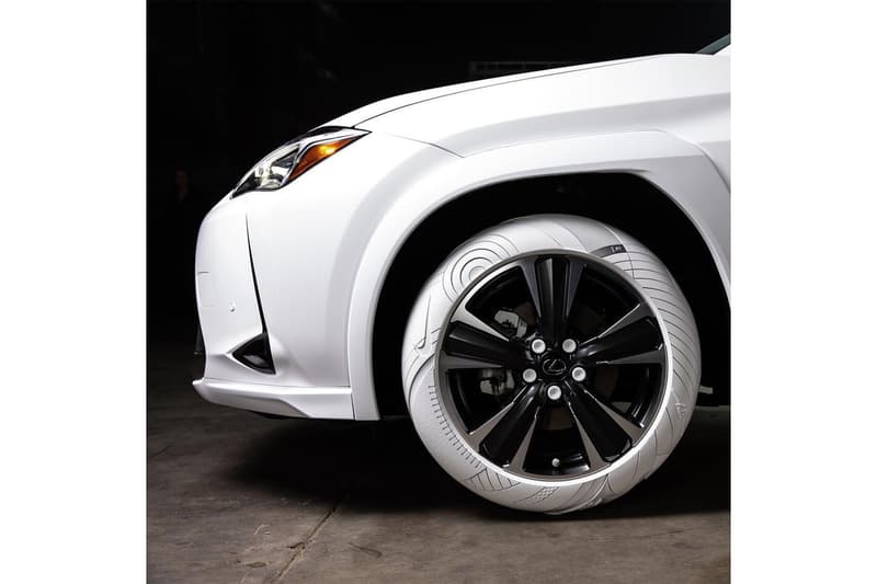 LEXUS 攜手 John Elliott 打造 UX 別注白色 Air Force 1 車軚