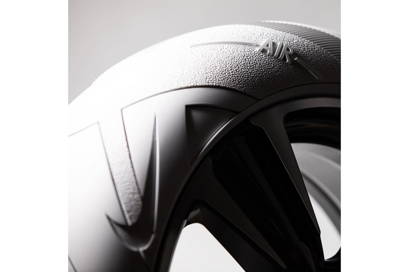 LEXUS 攜手 John Elliott 打造 UX 別注白色 Air Force 1 車軚