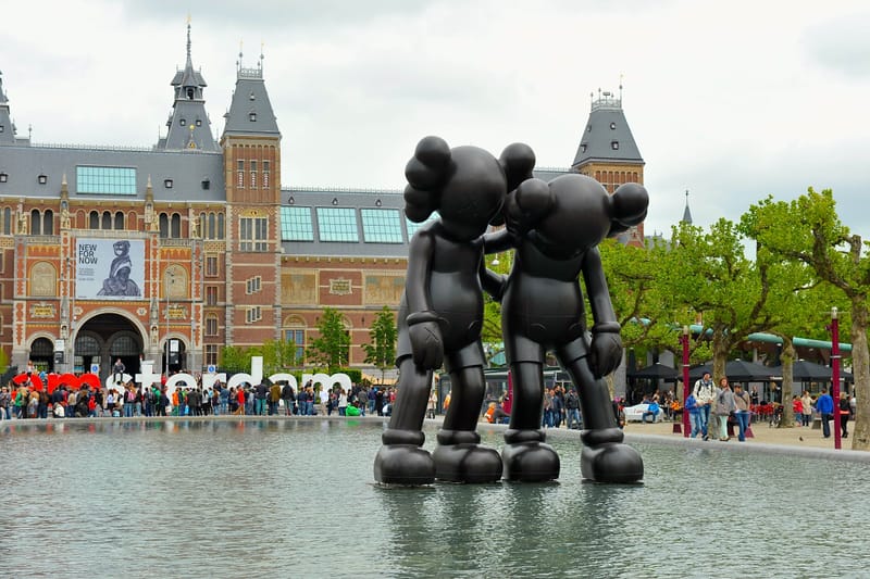 KAWS 宣佈即將推出「ALONG THE WAY」搪膠模型