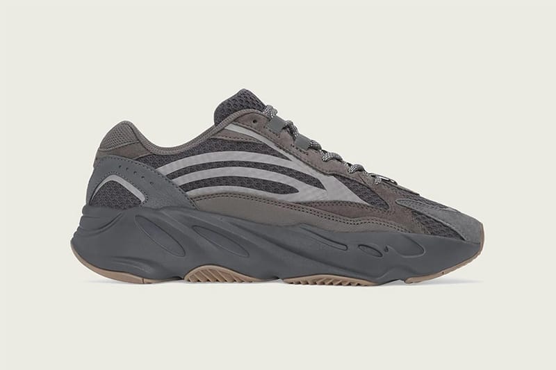 YEEZY BOOST 700 V2 全新配色「Geode」官方圖片釋出