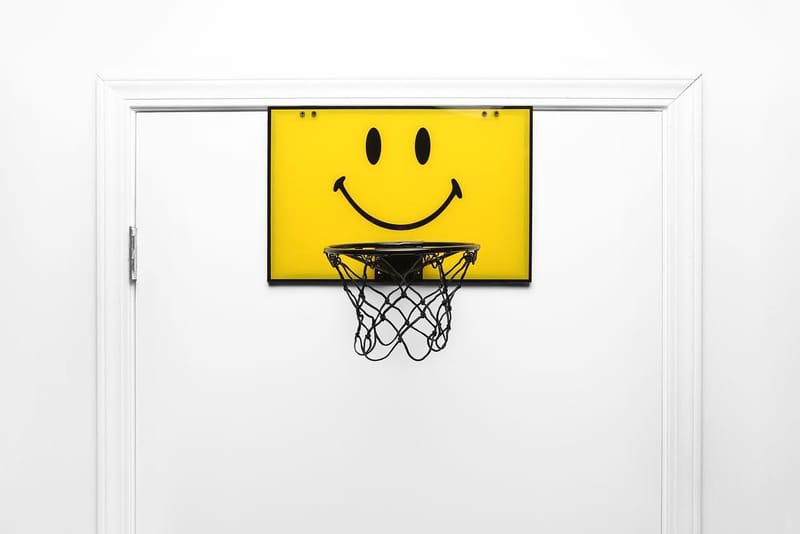 Chinatown Market 推出迷你「笑臉」籃球及球架