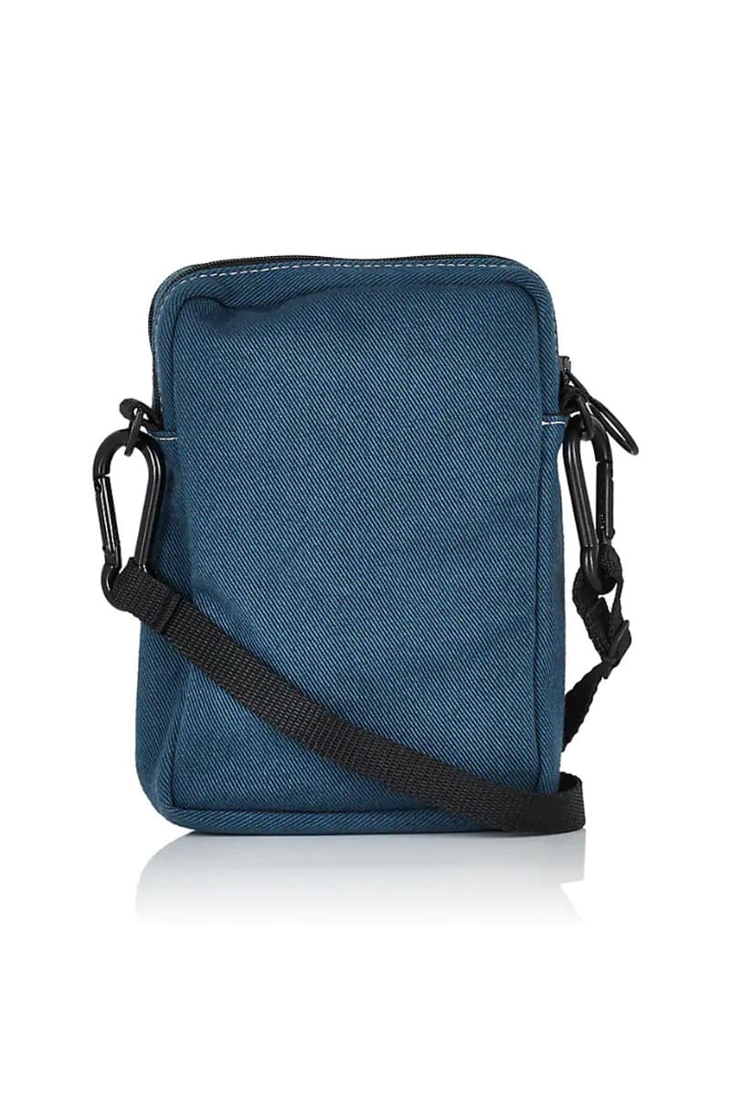 Off-White™ 推出全新深藍色丹寧相機包