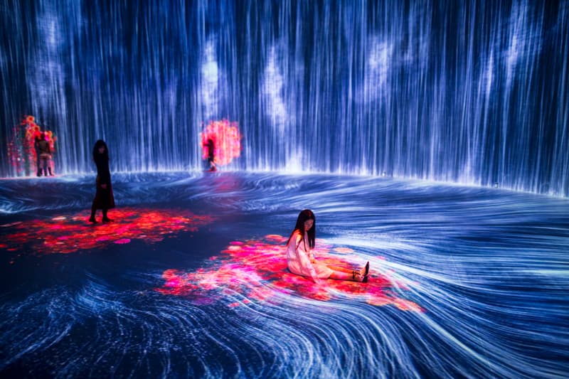 率先走進 teamLab 上海最新展覽「teamLab: 油罐中的水粒子世界」