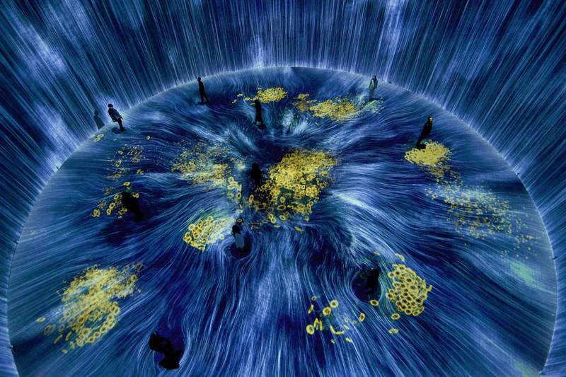 率先走進 teamLab 上海最新展覽「teamLab: 油罐中的水粒子世界」