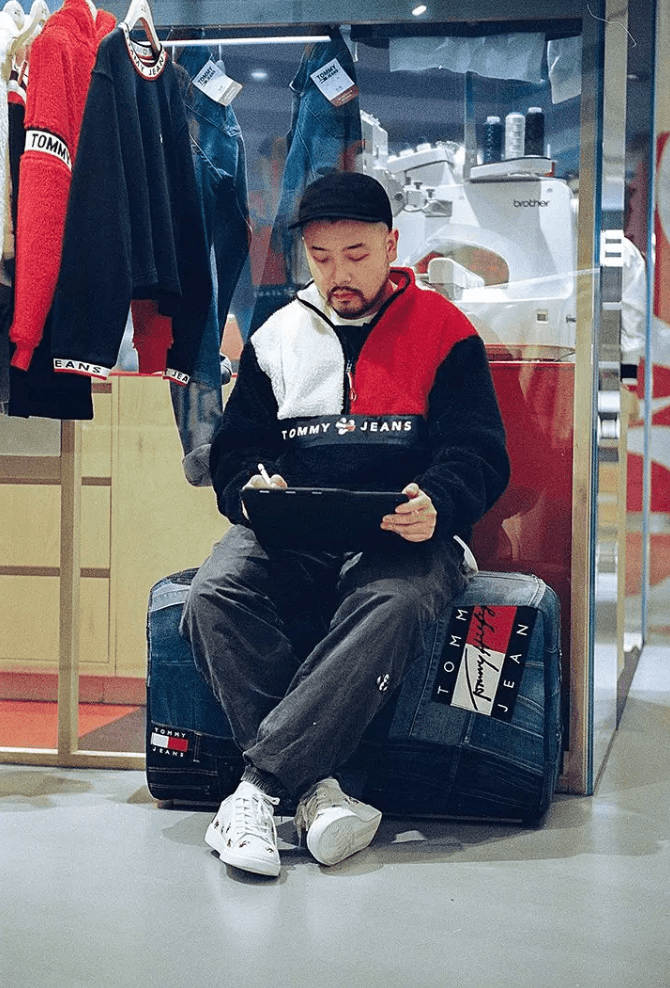 为何个性截然不同却可以共同创作？| TOMMY JEANS 联手艺术家张权打造新艺术企划