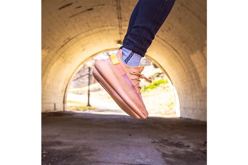 YEEZY BOOST 350 V2 全新配色「Clay」上腳預覽