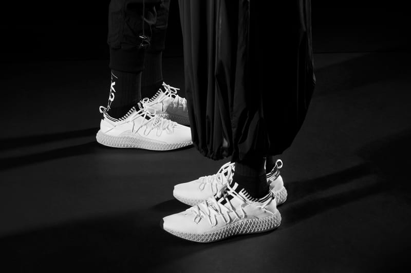 Y-3 推出全新 RUNNER 4D II 高性能鞋款
