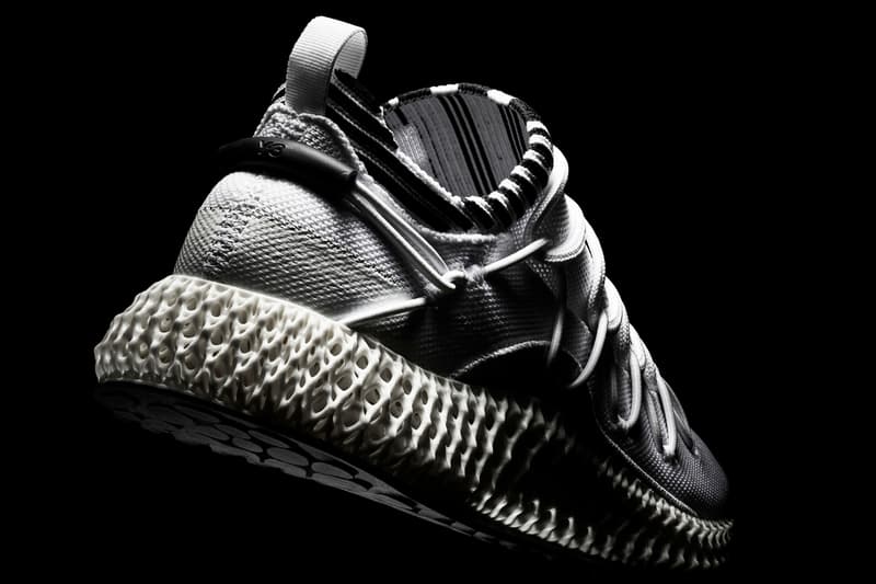 Y-3 推出全新 RUNNER 4D II 高性能鞋款