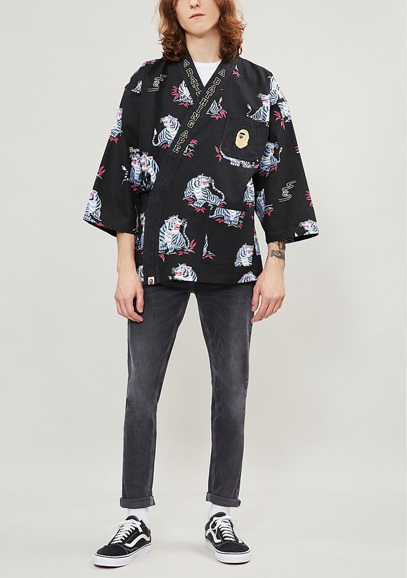 A BATHING APE® 與 Selfridges 推出和服式丹寧外衣