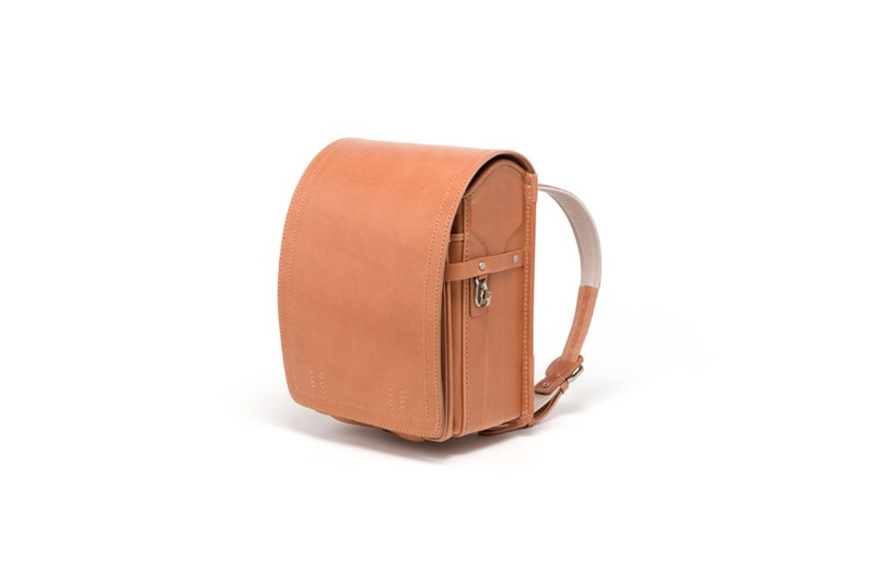 Hender Scheme 以招牌皮革打造傳統小學生背包
