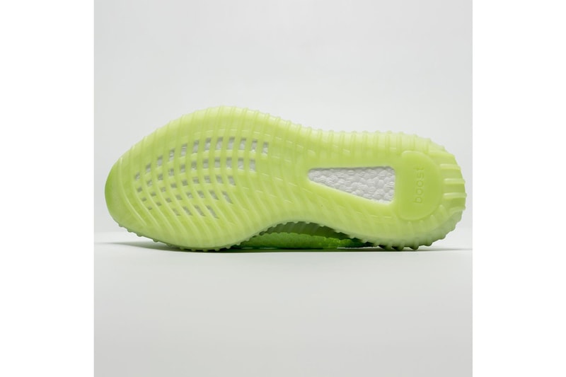 搶先預覽 YEEZY BOOST 350 V2 全新配色「Glow In The Dark」